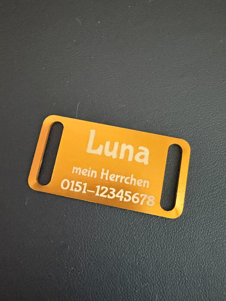 Eloxierte Aluminium-Hundemarke mit Name und Telefonnummer